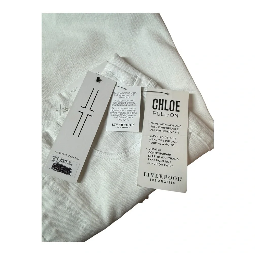 Liverpool Los Angeles Chloe Pull-On Bermuda Shorts – Bright White Size 2/26 NWT